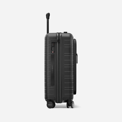 M5 Essential Cabin Luggage | 37L Horizn Studios